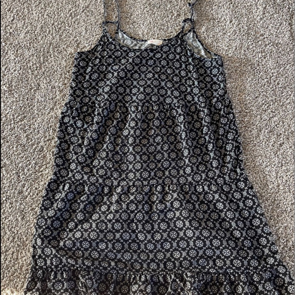 Dress worn once from plateos closet perfect condition